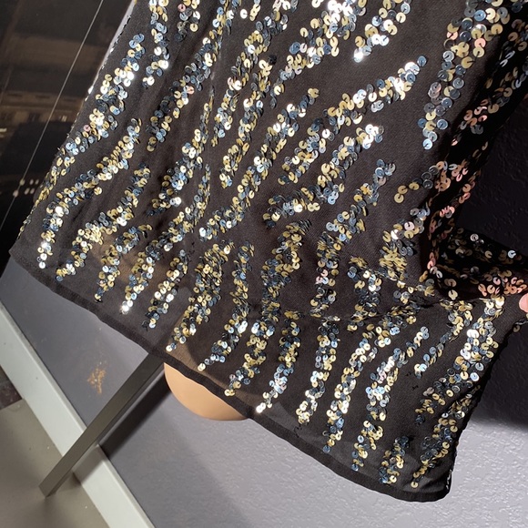 BKE BOUTIQUE - tank: black sequin flamed halter w adj. & elastic neck w tie - L - Picture 11 of 16